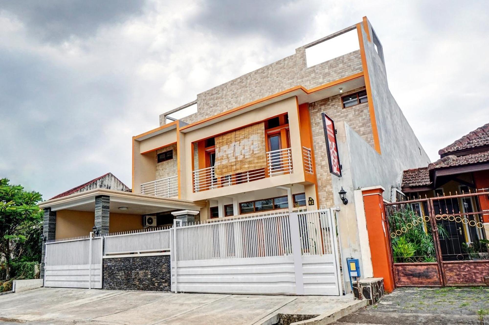 Avisha Guest House Syariah Malang Eksteriør bilde