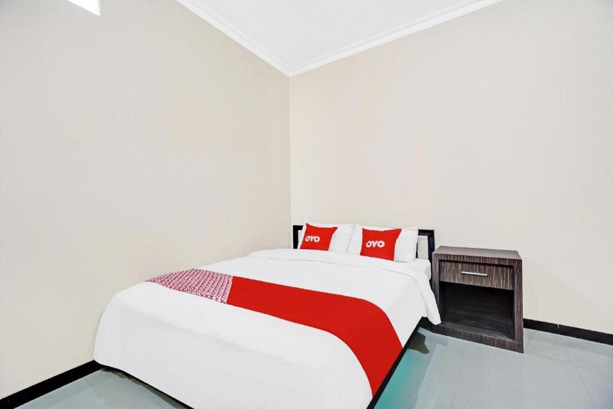 Avisha Guest House Syariah Malang Eksteriør bilde